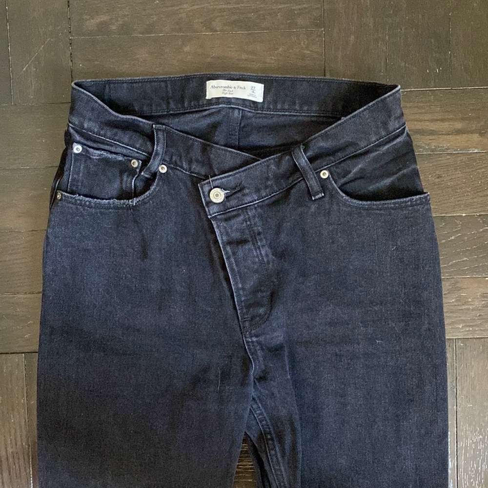 Dad High Rise criss cross jeans